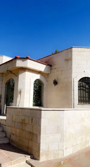 353 m2 3 Bedrooms Villa for Sale in Amman Shafa Badran
