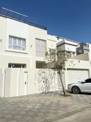 285 m2 More than 6 bedrooms Villa for Sale in Muscat Al-Hail