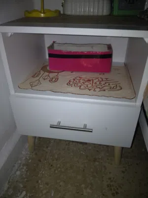 خزانات جانبيه جنب التخت