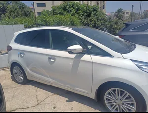 used-kia-carens-in-ramallah-and-al-bireh