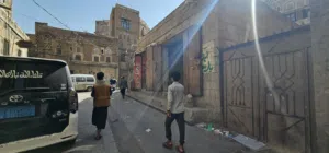 محل للايجار حجم10×4 متر متوفر بجانبه كل الخدمات