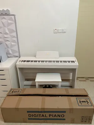 بيانو ديجيتال نظيف للبيع
