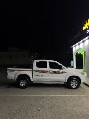 بيكب هايلوكس 2015 للبيع
