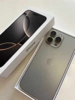 ايفون 16 pro max  ممتاز نظيف 256gb