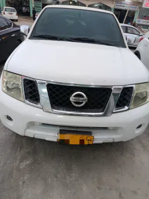 Used Nissan Pathfinder in Dhofar