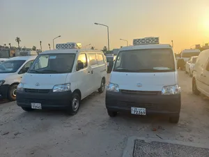 تأجير باص  تويوتا لايت  مبرد ثلاجة 2023 بأفضل الأسعار مكتب روز اتس