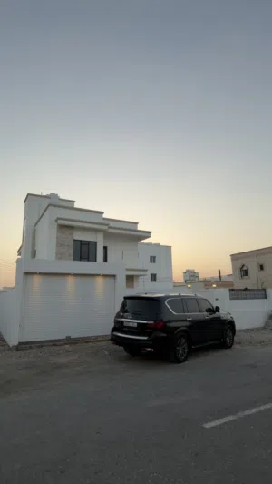 للبيع ارخص فيلا راقية و مستقله فالعامرات الخامسه