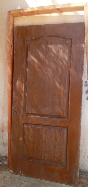 تم تخفيض السعر من 40 الى 25  باب خشب ثقيل لون بني فاتح  خط جهازي مفصول المراسله واتس آب من فضلگ