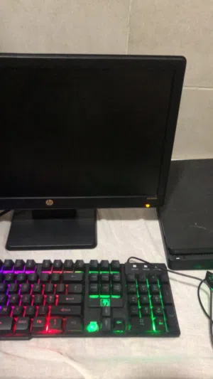 24" HP monitors for sale in Al Batinah