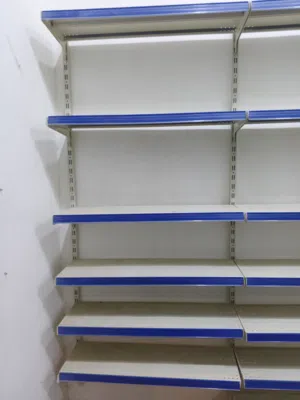 رفوف محل مستعمل بحال الوكاله