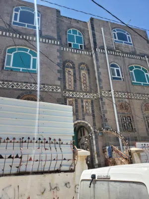 ثلاث طوابق . 324 م٢ . الوسيط0