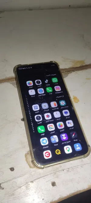 بوكو x3 برو نظيف وشغال فقط بيه خط بالشاشة