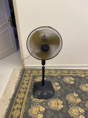 للبيع مروحه ارضيه باناسونيك نظيفة جدا