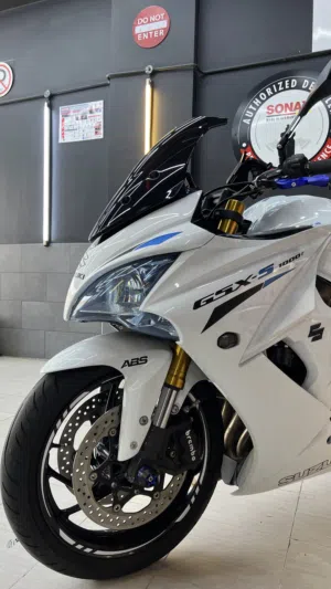 Suzuki . GSX-S1000F . 20162