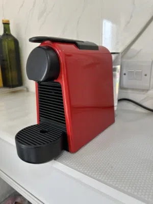 للبيع ماكينة قهوة Nespresso الأصلية
