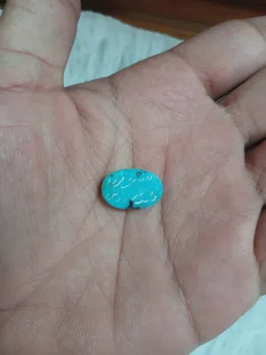 للبيع حجر فيروز اصلي منقوش