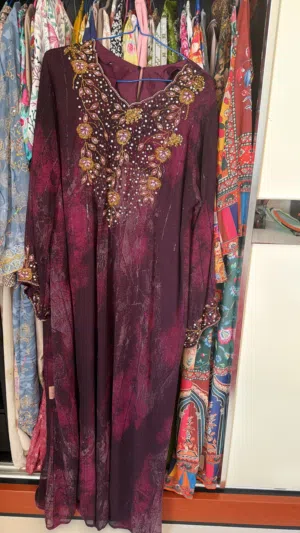 ملابس جاهزة مستعملة استعمال بسيط