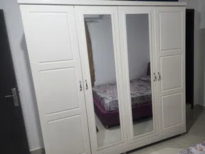 دولاب ملابس