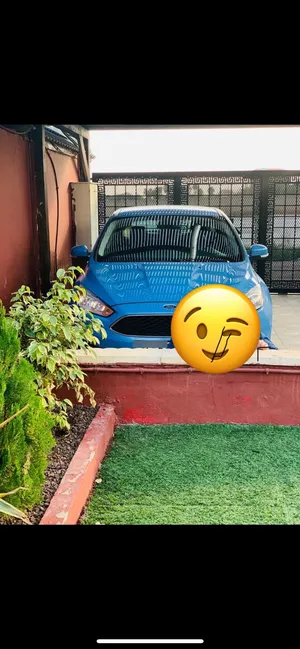 فورد فوكس 2018 هاتش باك ازرق ميتالك متور 1.5 تيربو نظام ايكو جير سبورت ايد اولى