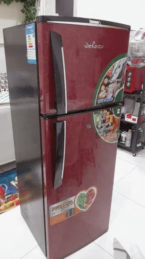 ثلاجة حجم متوسط نظيفة جدا