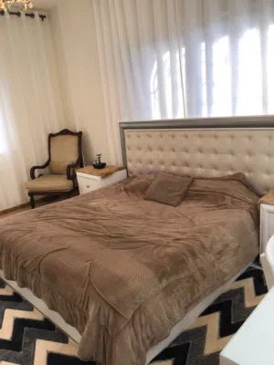 غ عفش بيت للبيع غرفه نوم تفصيل خشب لاتيه بخزانه  حائط تفصيل وتركيب