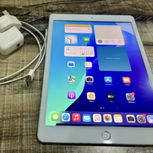 Apple ipad 7 with original apple pencil and charger