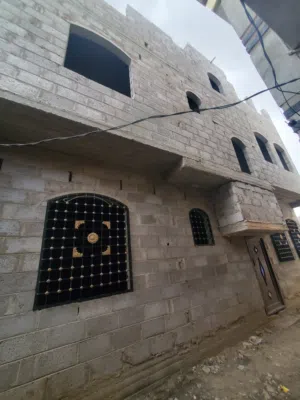 بيت للبيع في مذبح قريب جولة المنعي بيت عرررطه عمل رقم واحد دورين عضم في مذبح قريب جولة المنعي عرررطه