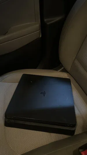 بلاستيشن 4 مستعمل للبيع