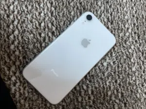 Apple iPhone XR 64 GB in Irbid