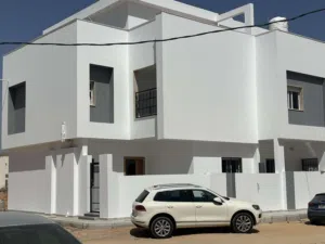 230 m2 4 Bedrooms Apartments for Rent in Tripoli Al-Serraj