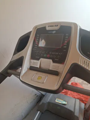 جهاز المشي والجري بحالة ممتازة