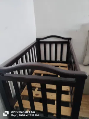 سرير طفل او بيبي