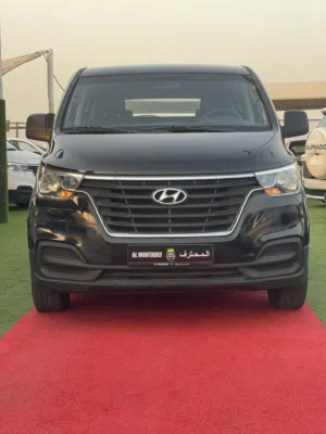 اتش وان-H1-2019-وارد كوريا-ديزيل-جير عادي--بحاله الوكاله- سياحي وشحن-شاشه وكاميرا