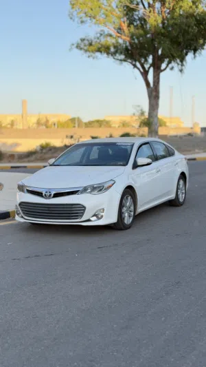 Used Toyota Avalon in Tripoli
