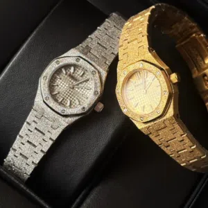 ساعة أوديمار بيغيت وبكج أوديمار بيغيت Audemars Piguet الفاخر بشكل جديد ولامع توفر حصرياً