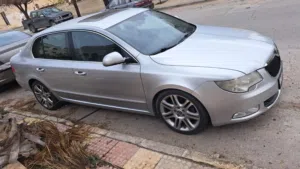 شكودا سوبيرب SportLine موديل 2011 فضي بمحرك بنزين1.8 تيربو جير 7 غيارات من المالك