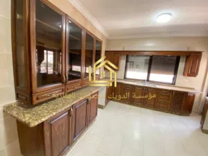 شقة سوبر ديلوكس - الكرسي - 4نوم - 227م - مطلة - قرب الخدمات العامة