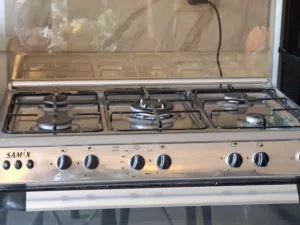 غاز مع فرن  ايطالي سامكس استخدام شهر للبيع بسعر مغري