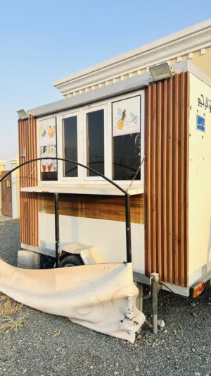 كرفان مقهى متحرك ، نظيف جدا ، جاهز للعمل
