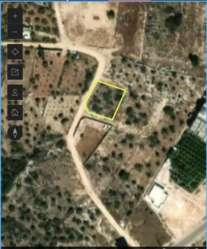 Mixed Use . 720 m2 . Landlord0