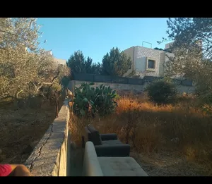 3 Floors . 45 m2 . Agent2