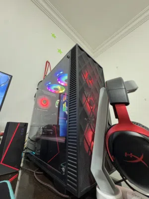 Pc gamming للبيع مع شاشة