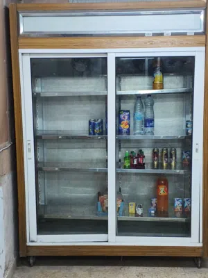 ثلاجة عرض بابين سحب للمحلات بحاله جيده