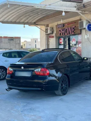 سيارة Bmw 330i نظيفة بيع او افاري بنفس النظافة