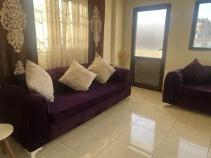 كنب سبع مقاعد بحالة وكالة خشب سويد فخم بسعرر مغررري