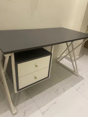 طاوله مكتبيه