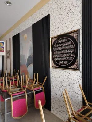مطعم جاهز بالاضافه لغرفه للعمال وغرفه مخزن في موقع ممتاز على الخط الدولي خط بركاء صحارالإمارات