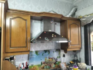 مطبخ مستعمل للبيع نظيف قشره بلوط
