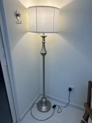 Decorative lampshade lamp