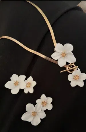necklace (new)
